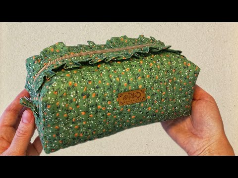 Видео: DIY/ШЬЮ КОСМЕТИЧКУ С РЮШАМИ #шьюсама #handmade #мастеркласс