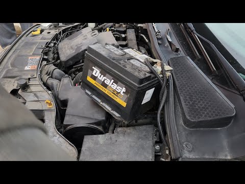 Видео: Замена аккумулятора Ford Focus 2014 - 2018