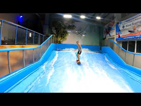 Видео: Surf Club Spb - искусственная волна.