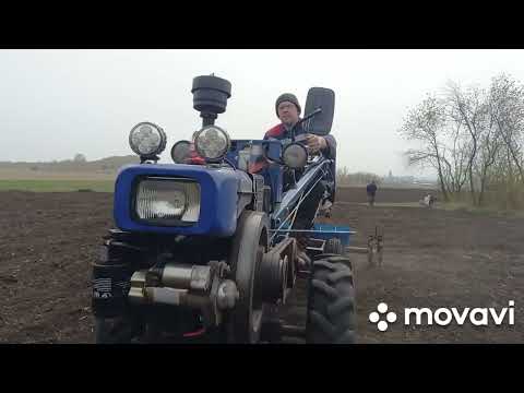 Видео: Мотоблок Скаут, сеялка СМ-6 ТМ"Пахарь". Сеем вико-овес.