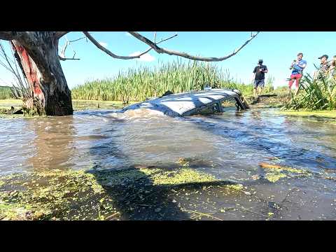 Видео: ЖЕСТЬ, утопили турбониву. Воспитанные вежливые ниваводы рвут всех