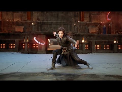 Видео: Гениальный мастер презирает парня, но не знает, что кунг-фу маленького парня выше его