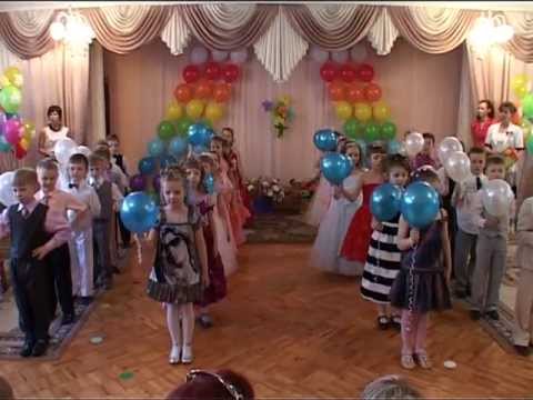 Видео: Плывут по небу облака