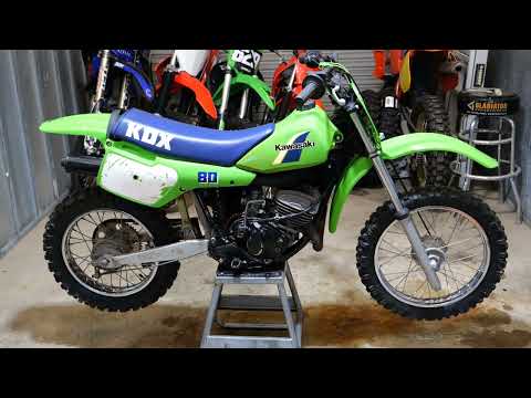 Видео: Давайте починим! Kawasaki KDX80 1985 года: Возрождение детской мечты с этим механическим кошмаром...