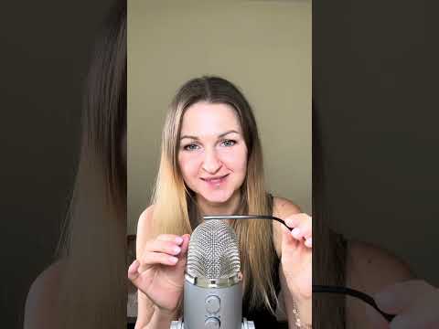 Видео: Что в моей сумке / рюкзаке. Неприятная находка. #asmr #асмр #рюкзак #guess 