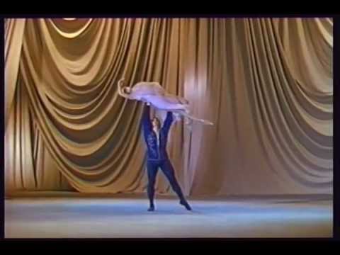 Видео: "Мелодия", Марина Кондратьева и Марис Лиепа (1978)