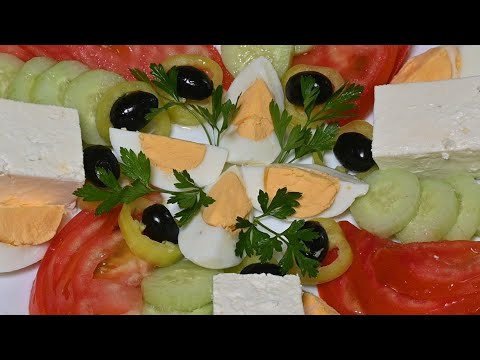 Видео: Свежа комбинирана салата ! За делник или празник !