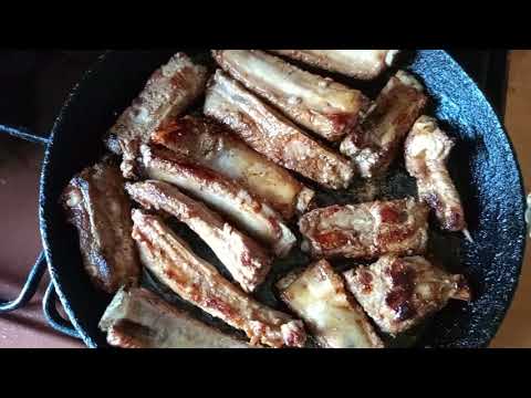 Видео: клетки для свиноматок. купили зерно.готовим мясо жарим ребрышки