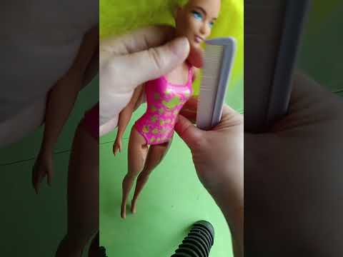 Видео: Кукла Барби из серии "Неоновые куклы".  Приводим волосы в порядок