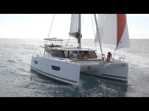 Видео: Яхтинг от 1-го лица Lucia40 (присоединяйтесь)