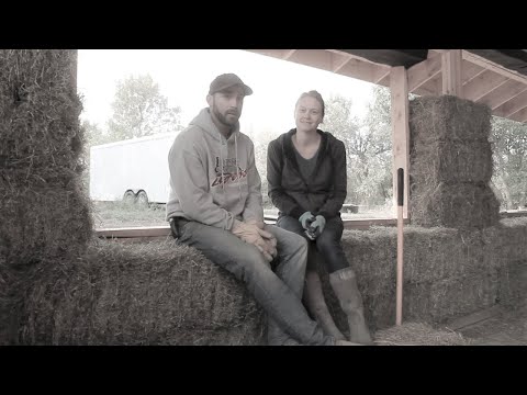 Видео: Стены дома из соломенных тюков! | Часть 1