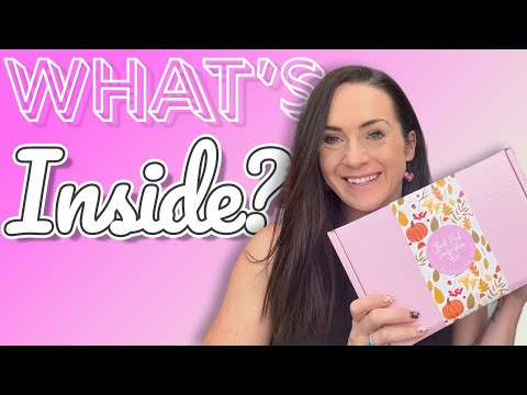Видео: Влюбитесь в октябрьскую Think Pink Box! 🍂💗 Распаковка и первые впечатления || За розовой дверью