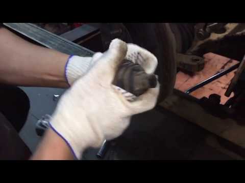 Видео: Замена рулевой тяги на Mitsubishi Outlander XL и сход-развал