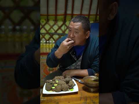 Видео: Гүзээний бууз гэж мэдэх үү? Хийж үзлээ шдээ зүгээр л тасархай