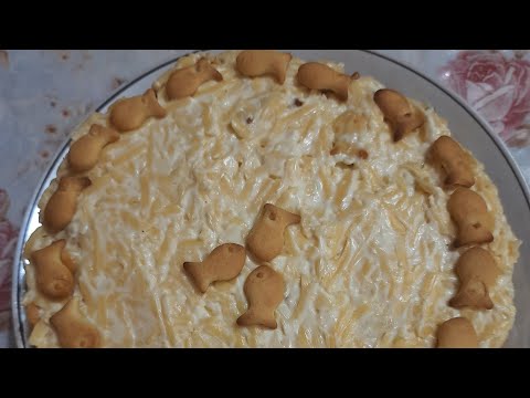 Видео: Слоеный салат с печеньем крекер рыбки.