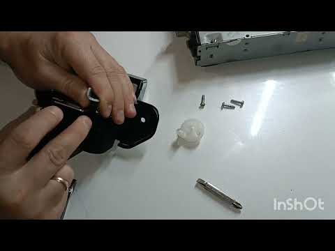 Видео: Ремонт замка багажника kia Rio x-line, без спиливания заклёпок.