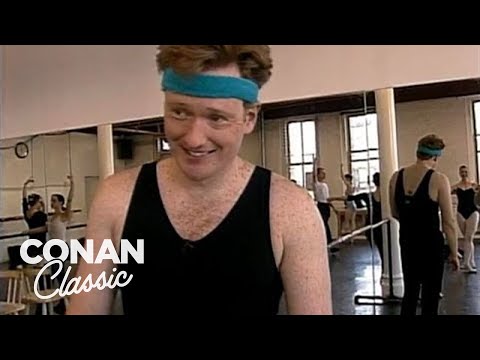Видео: Конан учится танцевать | Вечер с Конаном О’Брайеном