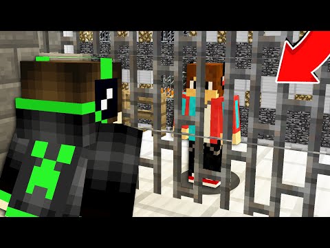 Видео: ЗА ЧТО Компот ПОСАДИЛ Пропавшего Друга Вову В Тюрьму В Майнкрафте? Вова и Компот! 100% Троллинг Майн