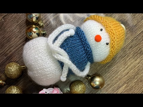 Видео: Новогодний сувенир «Снеговик»// мягкие игрушки спицами//подробный МК//⛄️❄️🎅🏻