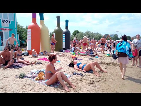 Видео: #Анапа. Центральный ПЛЯЖ, много туристов. Море ЧИСТОЕ, водорослей нет, очень жарко😎