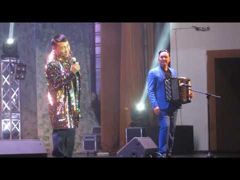 Видео: Александр Бурнашов Эдьиий Марыынаны үтүктэр/Пародия/Үүт-үкчү