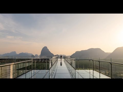 Видео: Сумасшедший вид с Beyond Skywalk Nangshi | Поехали в провинцию Пханг-Нга, ужин с видом на скалы