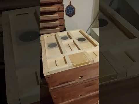 Видео: Изготовление ульев на 230 мм. рамку...