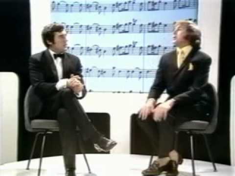 Видео: Монти Пайтон - Два сарая