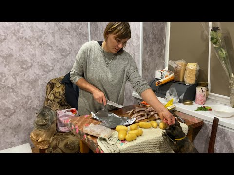 Видео: Захотілося в вечері в селі попекти сала з картоплею