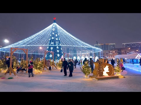 Видео: Новогодний город Тюмень 2024 - 2025  Снегопад |  Snowstorm. Winter Night. Russia