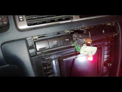 Видео: AUDI A6 C5 РЕМОНТ КНОПКИ АВАРИЙНОЙ СИГНАЛИЗАЦИИ И ПОВОРОТНИКОВ