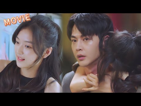 Видео: Он больной пришёл на встречу, а она пьяная прыгнула на него! Он нёс её домой — так мило💕