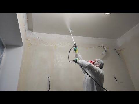 Видео: Безвоздушная покраска потолков. тонкости работы