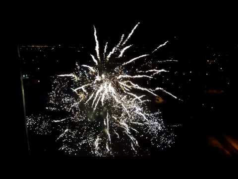 Видео: Новогодний салют в Перми. Салют в Перми 2017