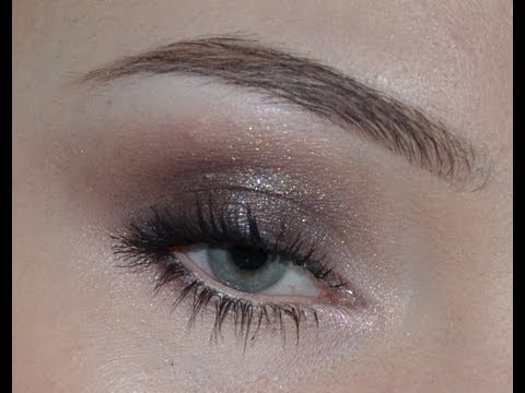 Видео: Быстрый праздничный smoky eyes