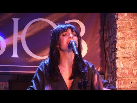 Видео: Глупые Треугольники - Кто ещё - Live in МЬЮЗ