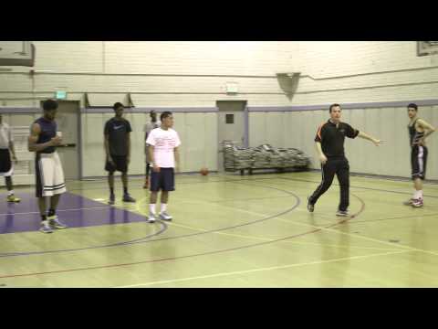 Видео: Как атаковать 2-3 зонную защиту