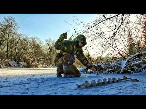 Видео: КОГДА-ТО ДОЛЖНО ПОВЕЗТИ. ЗИМНЯЯ РЫБАЛКА НА БЕЗМОТЫЛКУ