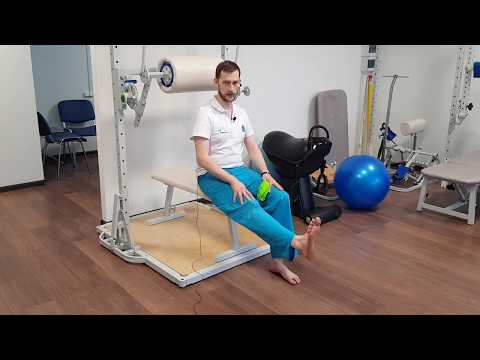 Видео: Упражнения при болях в коленях
