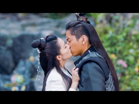 Видео: Мы наконец распутали наши годы недопонимания, и я взял на себя инициативу и поцеловал его!