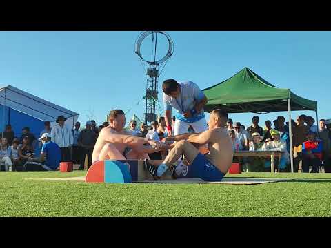 Видео: Мас-wrestling Олоҥхо ыһыаҕа Амма 20.06.2024