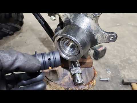 Видео: Stels Guepard, обслуживание ступичных подшипников