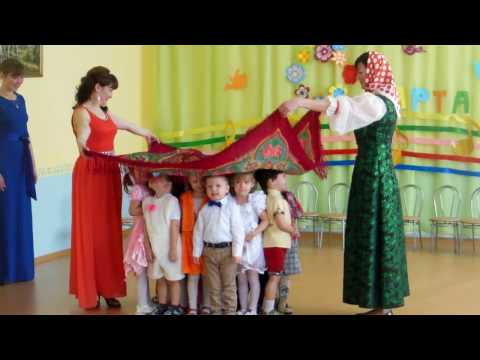 Видео: 8 марта во второй младшей группе.