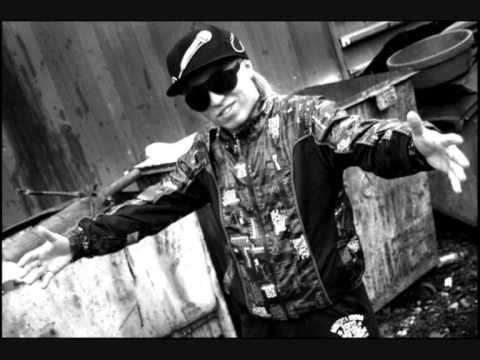 Видео: Витя Ак feat Семья 1647(МЖК) - Тёма держись