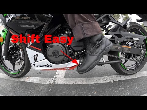 Видео: Как переключать передачи на мотоцикле для начинающих