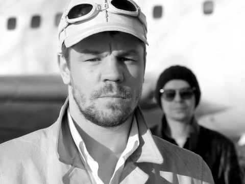 Видео: БЕЛЫЙ САМОЛЕТ - Белый самолет