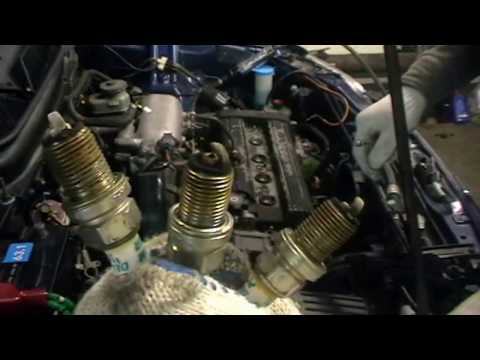 Видео: HONDA CRV 97 г  часть 1 замена сальников клапанов