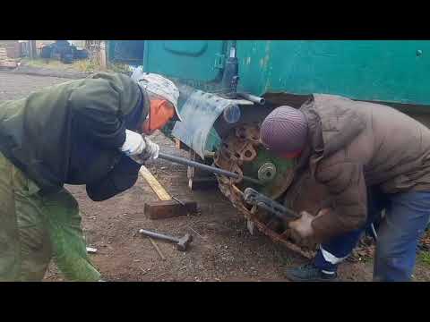 Видео: Ремонт гусеничного танка-вездехода Газ 73 гтму