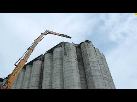 Видео: Демонтаж элеватора. Хутор Псекупс, республика Адыгея. Экскаватор-разрушитель в работе