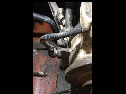 Видео: Замена датчика АБС Passat B5+/Audi A4